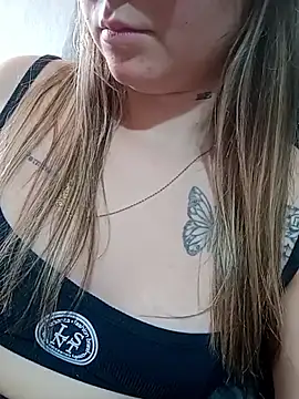 Snapshot of alegata27 chatting on June 6, 3:39 pm alegata27 online show from June 6, 3:39 pm
