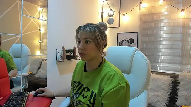 sophialyh 1 online show from November 27, 12:29 pm