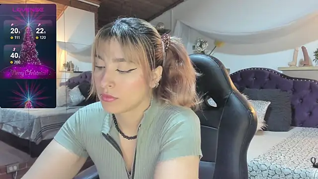 sophialyh 1 online show from December 4, 12:47 pm