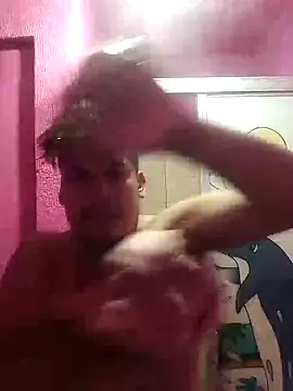 Snapshot of Dari_30 chatting on October 1, 1:44 am Dari 30 online show from October 1, 1:44 am