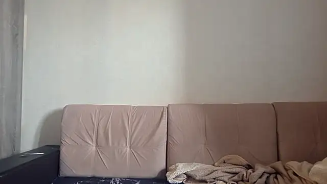 Beeping Creature online show from April 3, 11:41 am