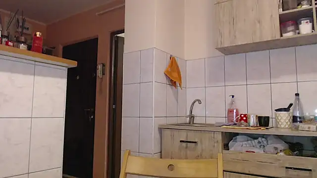 Snapshot of roxy863086 chatting on February 16, 6:48 pm roxy863086 online show from February 16, 6:48 pm