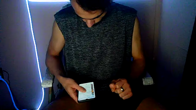 highinhtxx online show from November 17, 9:37 am