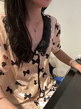 lee ly online show from February 23, 3:26 am