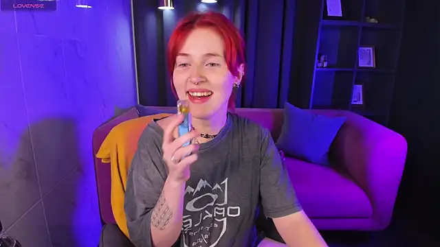 Snapshot of Freirenee chatting on October 12, 1:32 pm Freirenee online show from October 12, 1:32 pm
