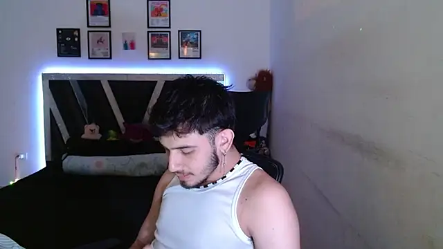 Snapshot of Sebasxxl12 chatting on December 21, 5:03 am Sebasxxl12 online show from December 21, 5:03 am