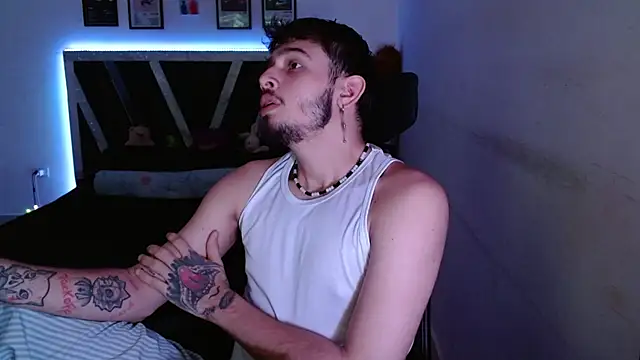 Snapshot of Sebasxxl12 chatting on December 23, 5:16 am Sebasxxl12 online show from December 23, 5:16 am