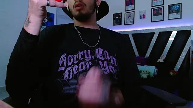 Snapshot of Sebasxxl12 chatting on January 8, 9:33 am Sebasxxl12 online show from January 8, 9:33 am