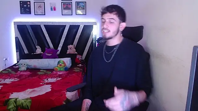 Snapshot of Sebasxxl12 chatting on January 13, 12:38 am Sebasxxl12 online show from January 13, 12:38 am