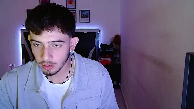 Snapshot of Sebasxxl12 chatting on January 15, 11:04 am Sebasxxl12 online show from January 15, 11:04 am