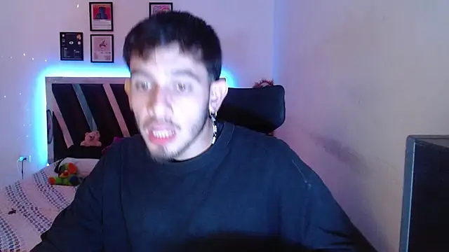 Snapshot of Sebasxxl12 chatting on February 4, 10:26 pm Sebasxxl12 online show from February 4, 10:26 pm