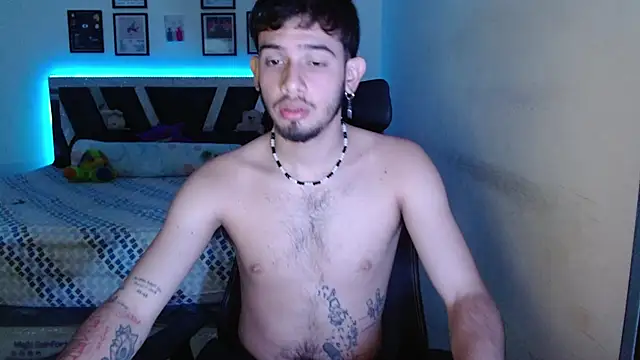 Snapshot of Sebasxxl12 chatting on February 8, 7:06 pm Sebasxxl12 online show from February 8, 7:06 pm