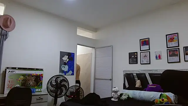 Snapshot of Sebasxxl12 chatting on February 10, 5:28 pm Sebasxxl12 online show from February 10, 5:28 pm