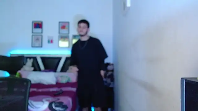 Snapshot of Sebasxxl12 chatting on February 19, 12:50 am Sebasxxl12 online show from February 19, 12:50 am