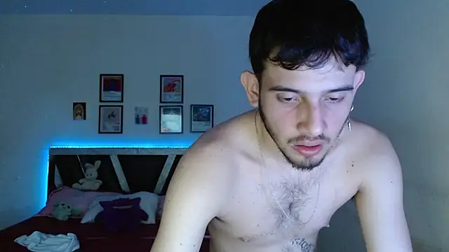 Snapshot of Sebasxxl12 chatting on February 23, 9:17 am Sebasxxl12 online show from February 23, 9:17 am