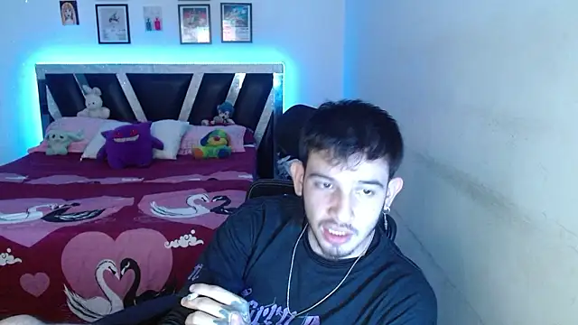 Snapshot of Sebasxxl12 chatting on February 26, 10:25 am Sebasxxl12 online show from February 26, 10:25 am