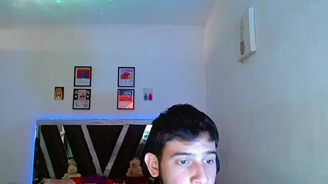 Snapshot of Sebasxxl12 chatting on May 13, 9:11 pm Sebasxxl12 online show from May 13, 9:11 pm