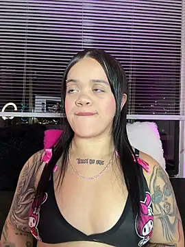 Snapshot of Sussyroxxx chatting on June 3, 4:26 am Sussyroxxx online show from June 3, 4:26 am