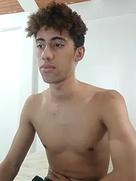 Snapshot of The_boy_good chatting on October 18, 9:04 pm The boy good online show from October 18, 9:04 pm