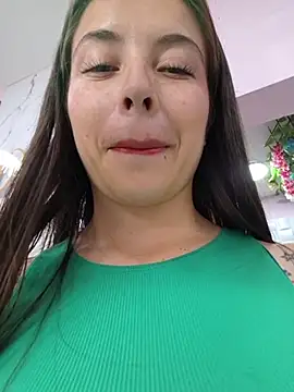 Snapshot of EmmaValencia_ chatting on April 24, 7:16 pm EmmaValencia online show from April 24, 7:16 pm