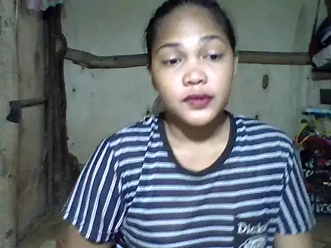 Snapshot of sweetlexypinay19 chatting on July 9, 11:42 pm sweetlexypinay19 online show from July 9, 11:42 pm