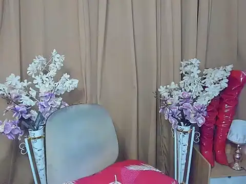 Snapshot of AsianGoddess18 chatting on July 25, 1:15 am AsianGoddess18 online show from July 25, 1:15 am
