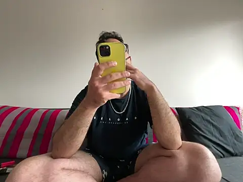xochipilliii online show from October 19, 11:44 am