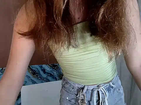 Snapshot of amandareddragon chatting on June 14, 4:42 pm amandareddragon online show from June 14, 4:42 pm
