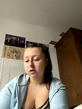 SweetieLina online show from October 7, 8:11 am