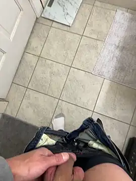 littleguybigdick1564 online show from November 22, 11:37 pm