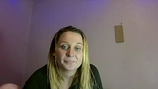 Snapshot of Queen2454 chatting on October 8, 11:46 pm Queen2454 online show from October 8, 11:46 pm