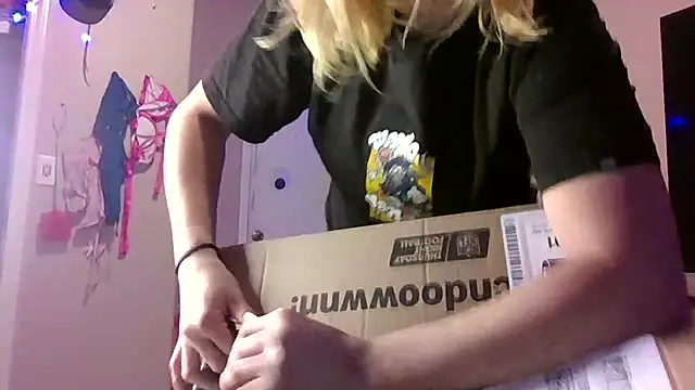 Snapshot of Queen2454 chatting on October 12, 9:58 pm Queen2454 online show from October 12, 9:58 pm