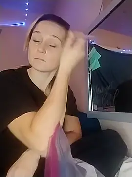 Snapshot of Queen2454 chatting on October 20, 7:58 pm Queen2454 online show from October 20, 7:58 pm