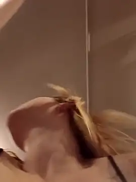 Snapshot of Queen2454 chatting on February 27, 12:16 pm Queen2454 online show from February 27, 12:16 pm