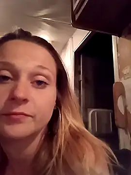 Snapshot of Queen2454 chatting on March 29, 6:13 am Queen2454 online show from March 29, 6:13 am