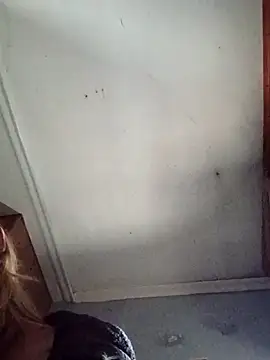 Snapshot of Queen2454 chatting on April 1, 4:59 pm Queen2454 online show from April 1, 4:59 pm