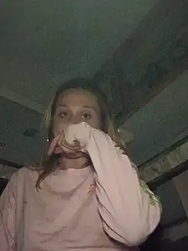 Snapshot of Queen2454 chatting on April 2, 5:38 am Queen2454 online show from April 2, 5:38 am