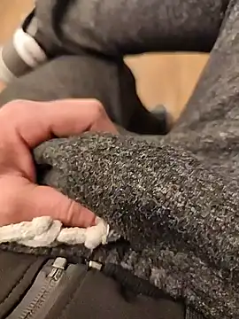 thonyx93 online show from December 3, 8:18 pm