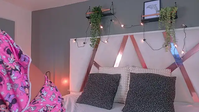 Snapshot of Julietasweett__ chatting on October 14, 12:06 pm Julietasweett   online show from October 14, 12:06 pm