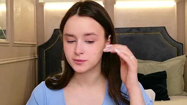 EvaSwen online show from April 17, 4:10 pm