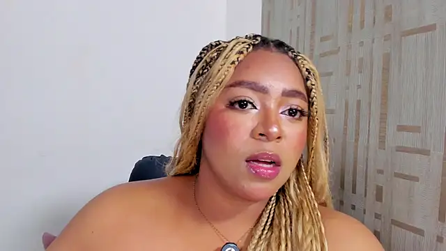 Snapshot of Fenty_melo chatting on July 25, 4:54 am Fenty melo online show from July 25, 4:54 am