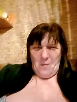 Snapshot of Apeesynka55211 chatting on January 8, 8:33 pm Apeesynka55211 online show from January 8, 8:33 pm