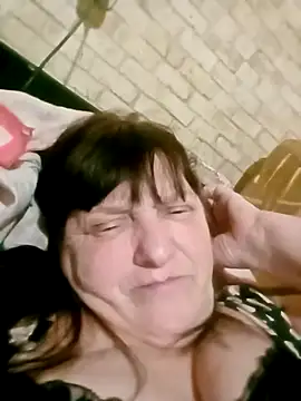 Snapshot of Apeesynka55211 chatting on January 10, 8:10 pm Apeesynka55211 online show from January 10, 8:10 pm