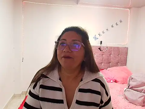 Snapshot of scarlett_mystic chatting on October 1, 2:34 pm scarlett mystic online show from October 1, 2:34 pm