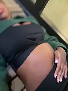 tia   fox online show from February 10, 7:29 pm