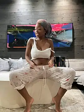 tia   fox online show from February 20, 6:26 am