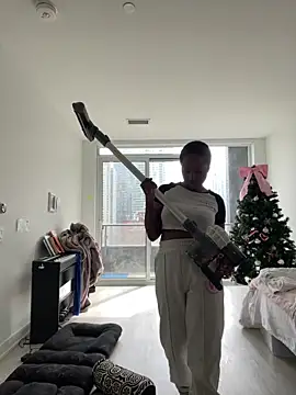 tia   fox online show from March 3, 6:14 pm