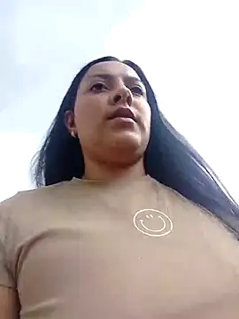 Snapshot of Sexy_Nayra_outdoors chatting on October 13, 5:57 pm Sexy Nayra outdoors online show from October 13, 5:57 pm