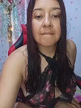 Snapshot of linda_swett chatting on May 24, 10:37 pm linda swett online show from May 24, 10:37 pm