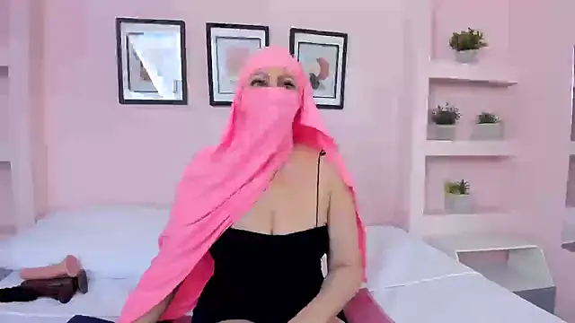 Snapshot of Sam_Diaz chatting on October 17, 1:35 pm Sam Diaz online show from October 17, 1:35 pm